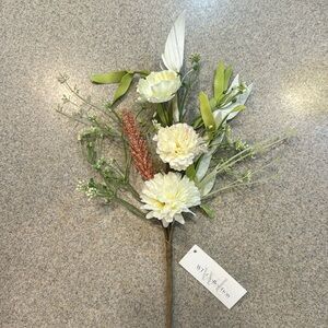 Carnation & Persian Buttercup Floral Pick